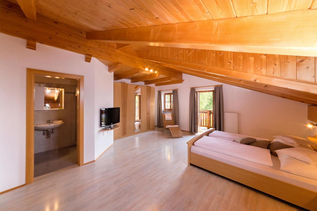 Engadiner Apartments & Wines Montagna Kültér fotó