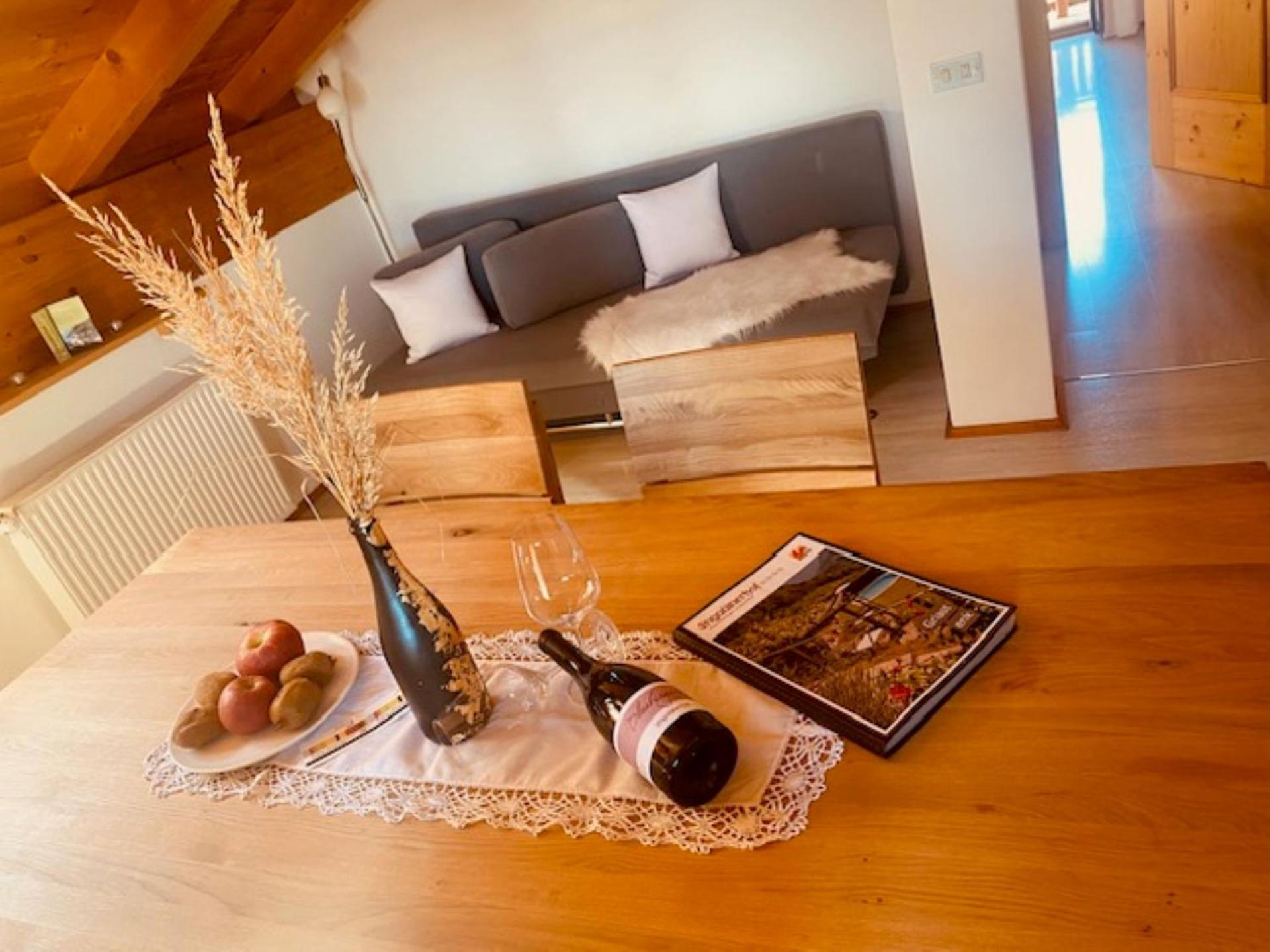 Engadiner Apartments & Wines Montagna Kültér fotó